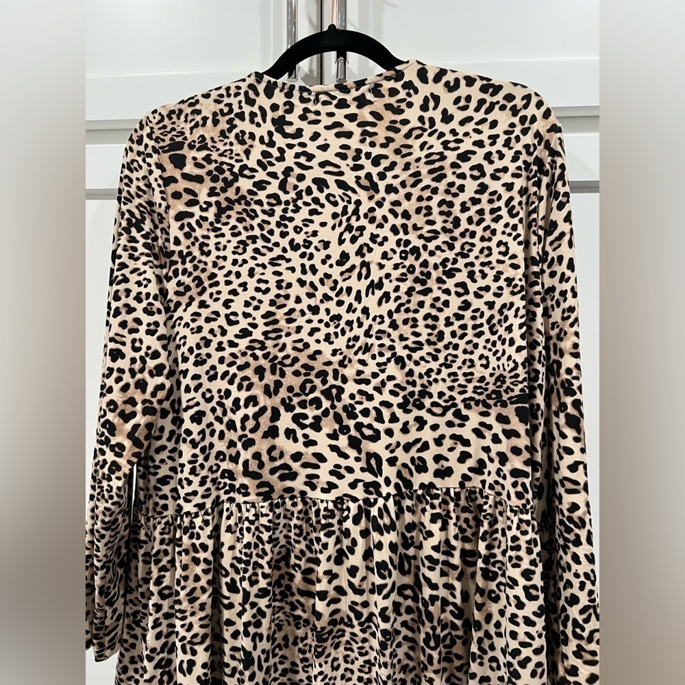 Women’s Leopard Stretchy Knit Dress. Long sleeve. Size Large. - Picture 9 of 11